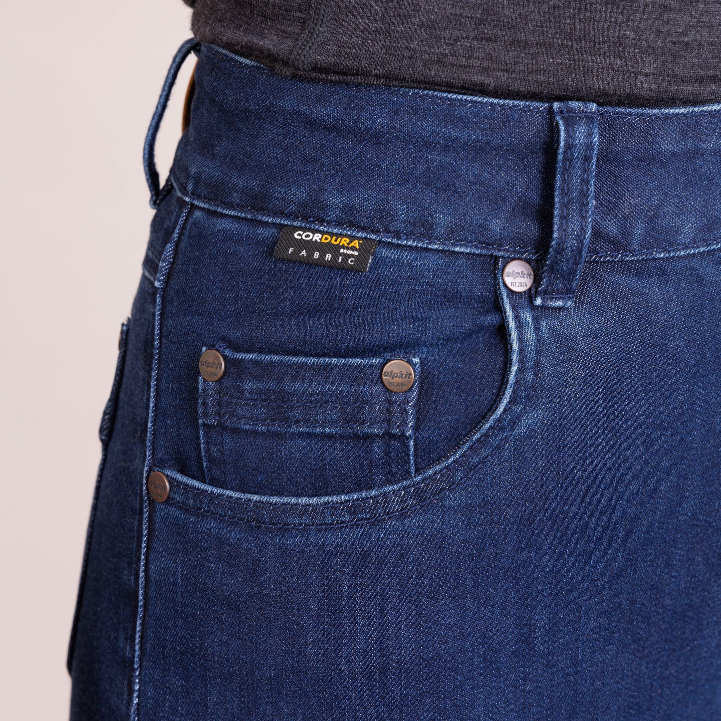 Jeanie Womens