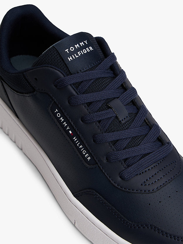 Logo Basketball Trainers WiLeather